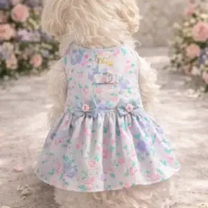 vestido arnés floral para perro vista trasera con falda pastel